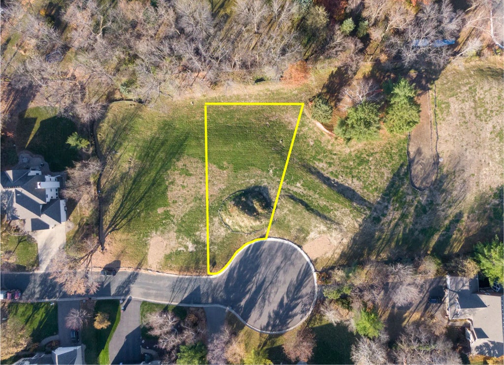 3961 White Oak Lane, Chanhassen