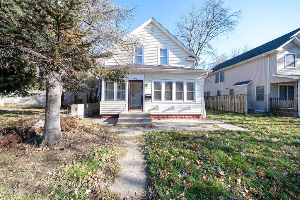 2226 Bryant Avenue N, Minneapolis