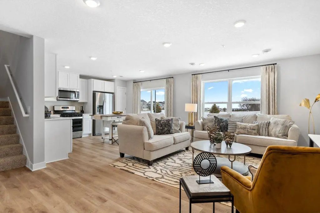 13684 Kaylemore Trail, Rosemount