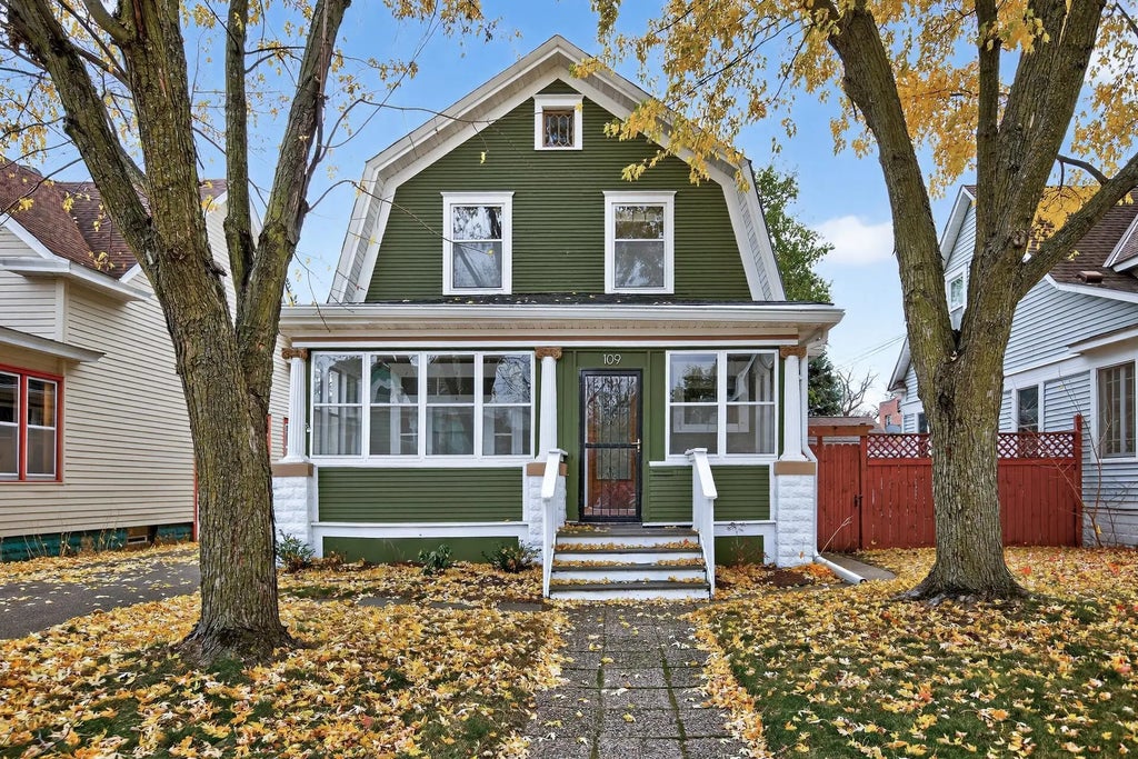 109 W 35th Street, Minneapolis