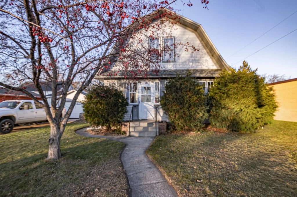 16 W Park Street, New York Mills