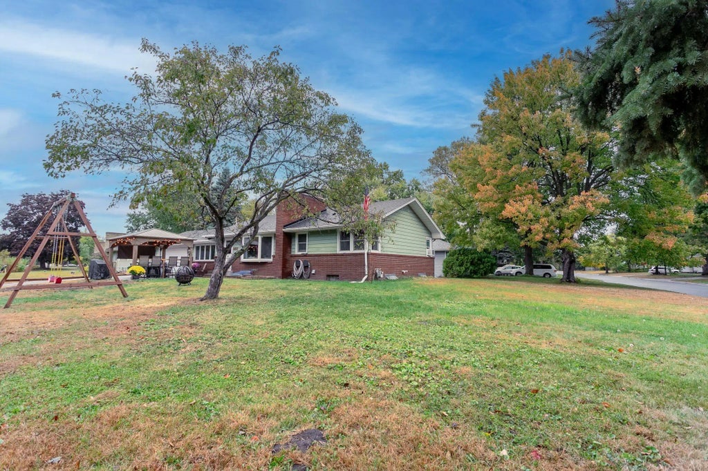 5337 Sailor Lane, Brooklyn Center