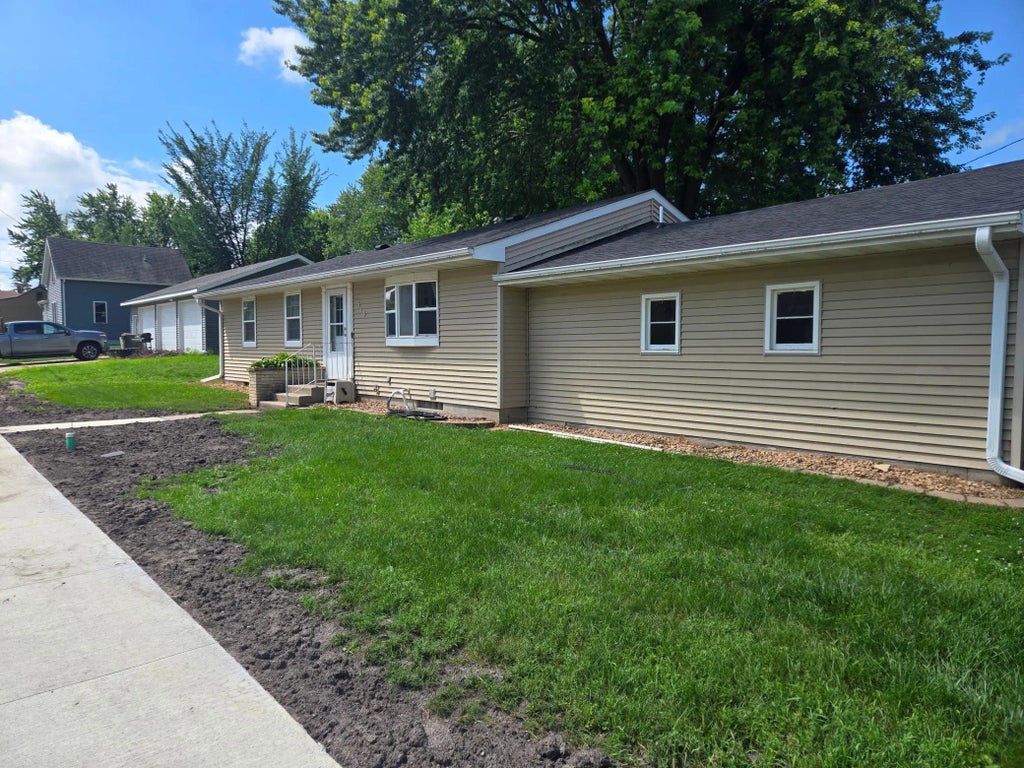 313 Lake Avenue N, Silver Lake