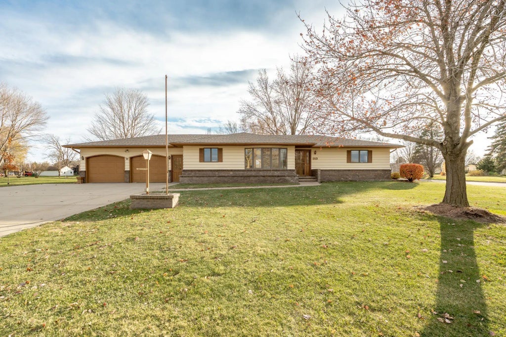 919 W Church Street, Belle Plaine