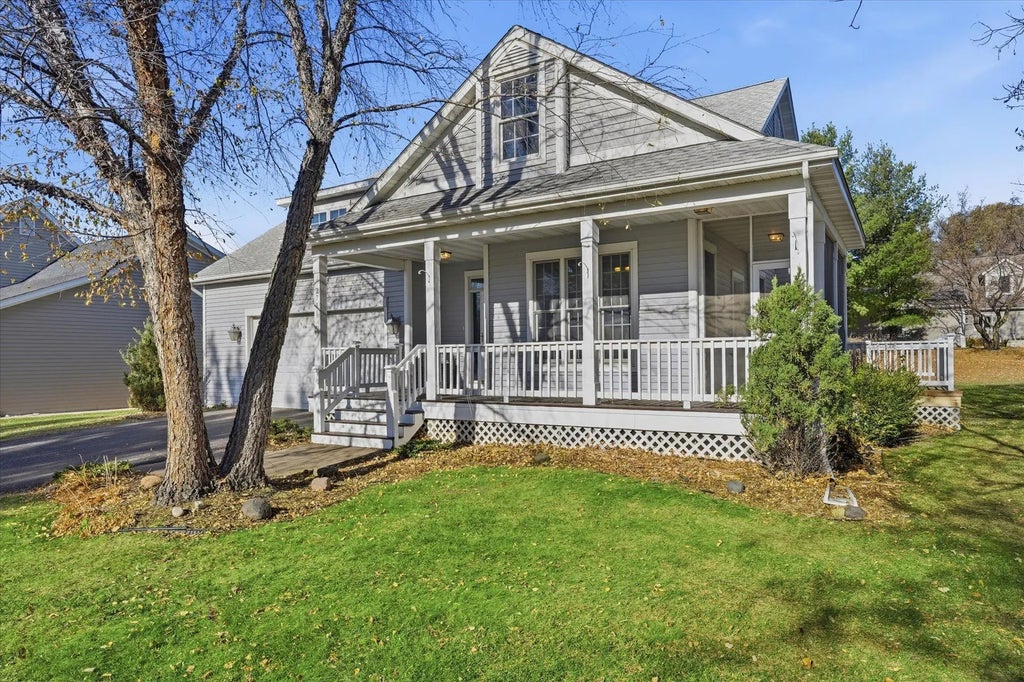 2711 Snowdrift Circle E, Maplewood