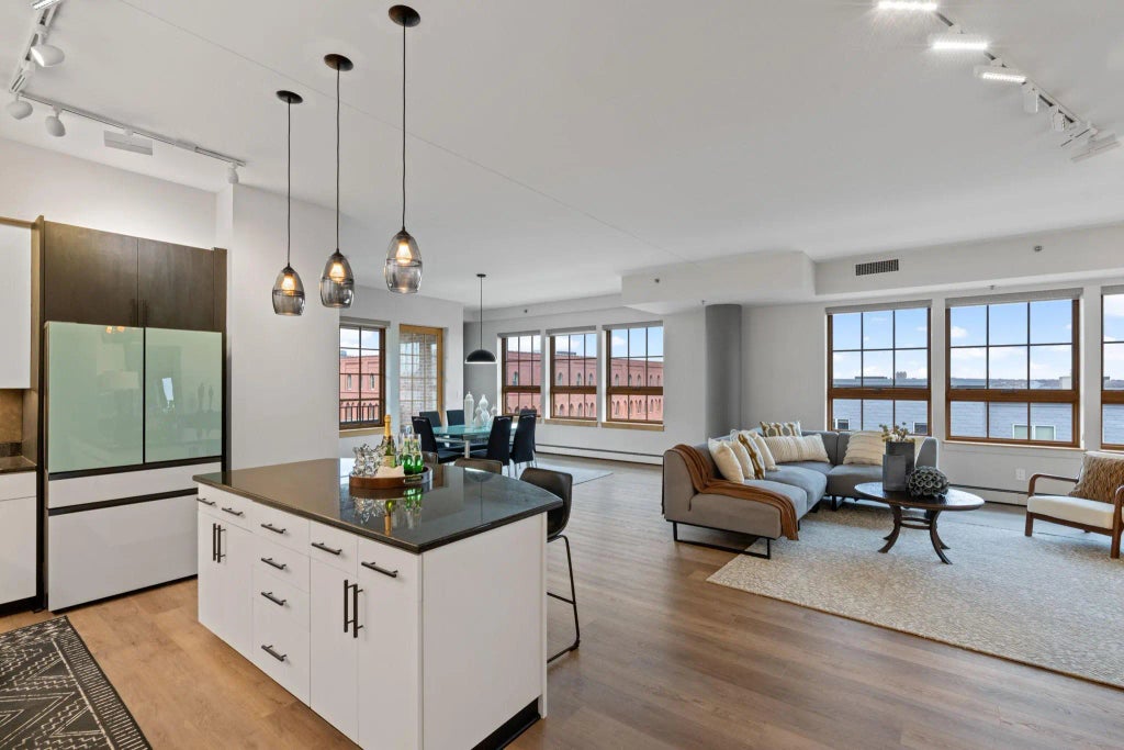 111 4th Avenue N 602, Minneapolis