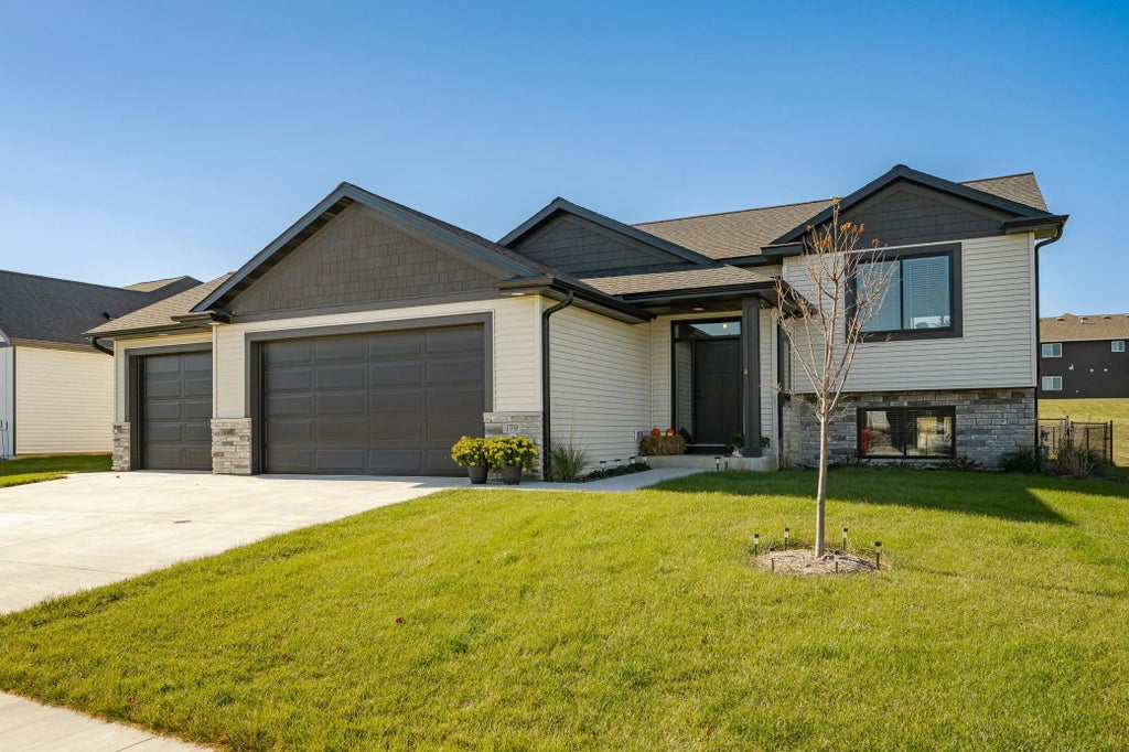 179 Stonelake Drive Se, Rochester