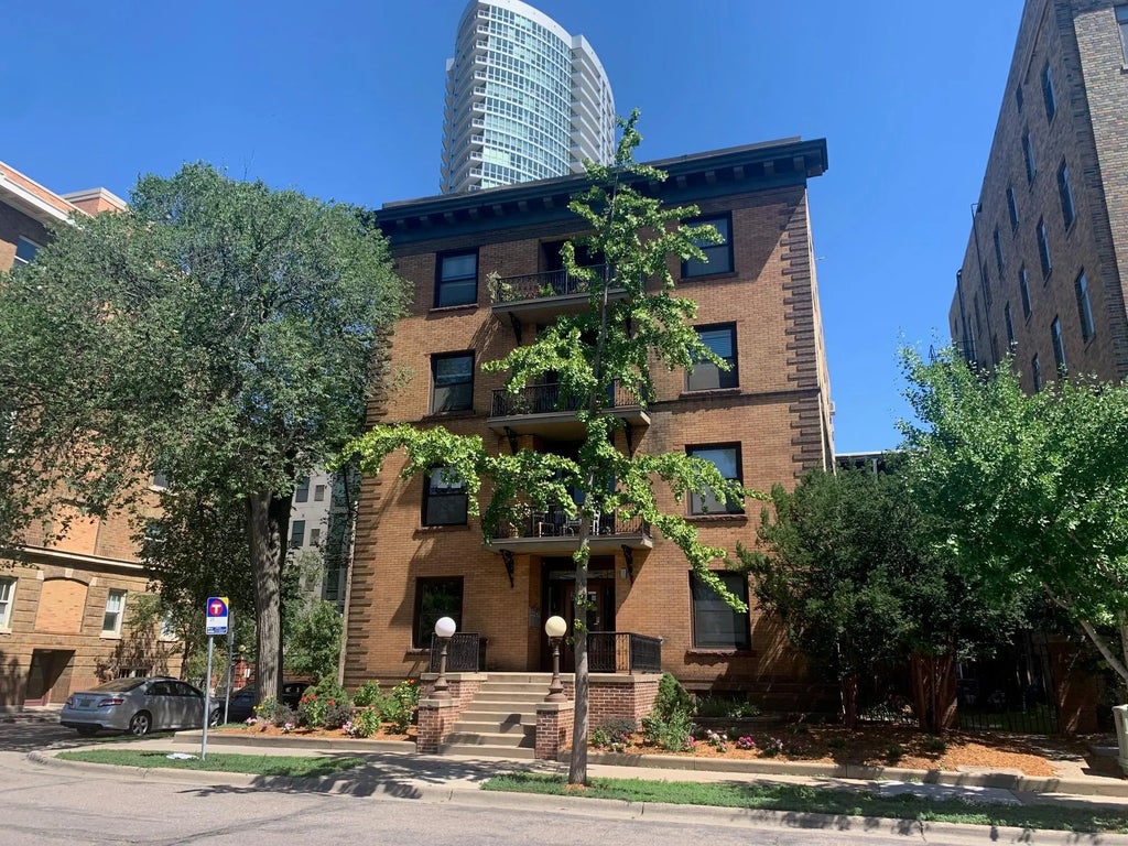 1401 Willow Street 9, Minneapolis