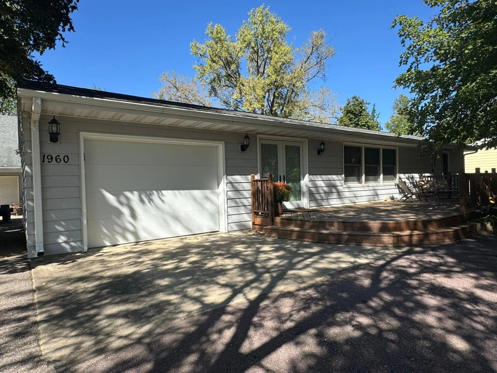 1960 Cottonwood Lake Drive, Windom