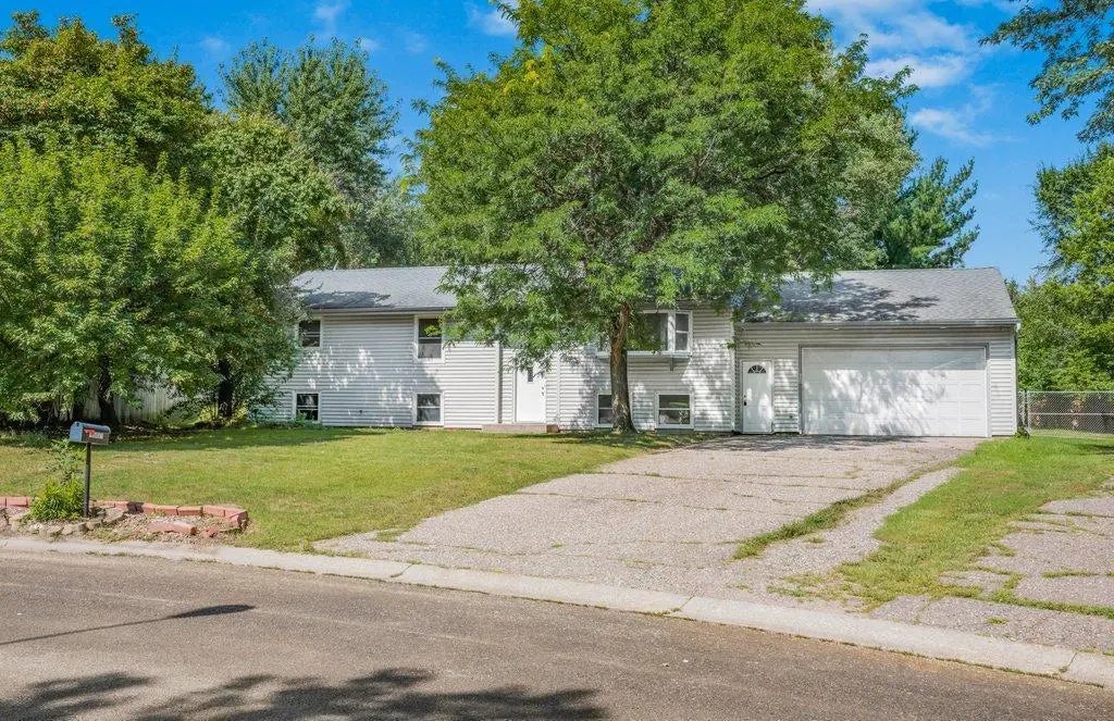 13451 Yorktown Lane N, Champlin