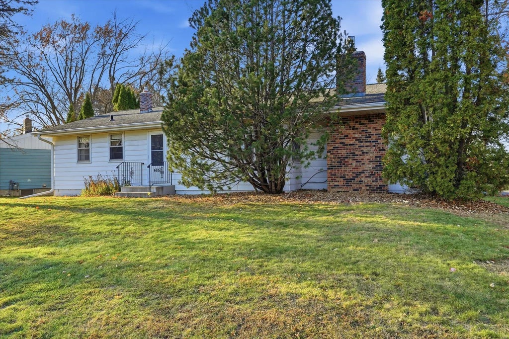 4857 Dillon Street, White Bear Lake