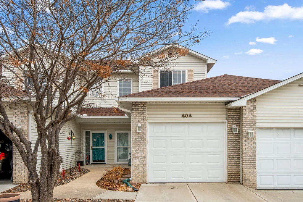 404 Archibald Lane, Dundas