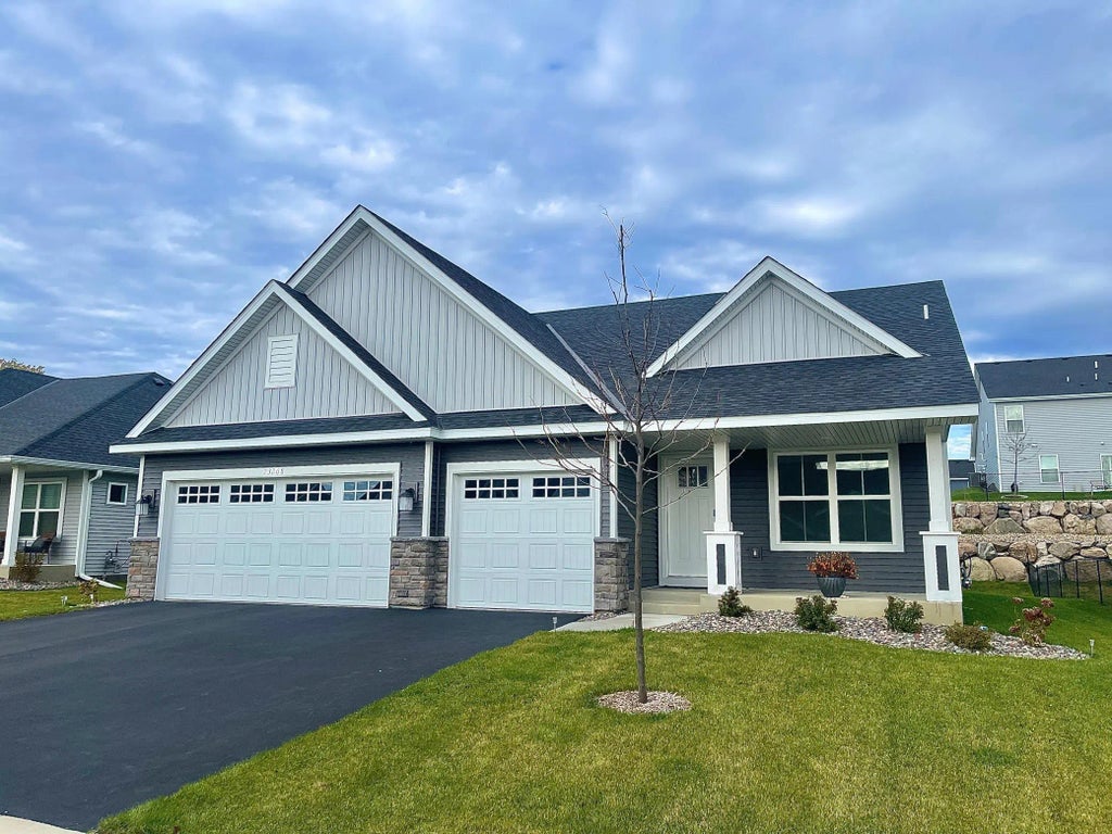 23268 Farmstead Way, Rogers