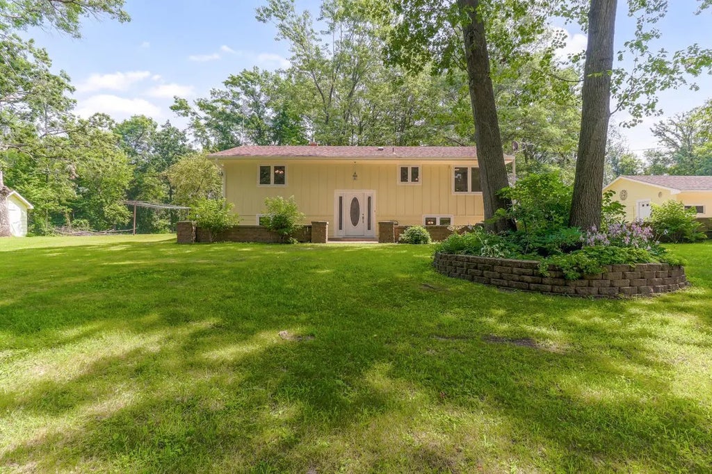 28621 Chisholm Street Ne, Isanti Twp