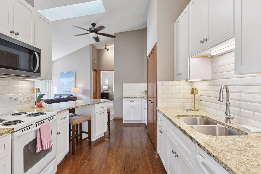 5524 Bimini Drive, Minnetonka