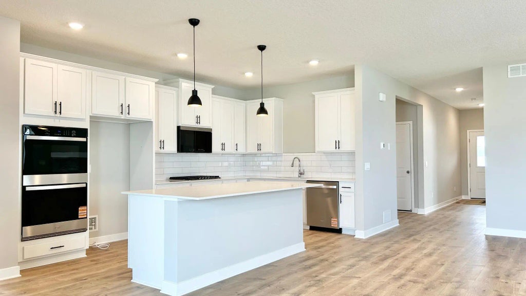 2483 Marsh View Court, Shakopee