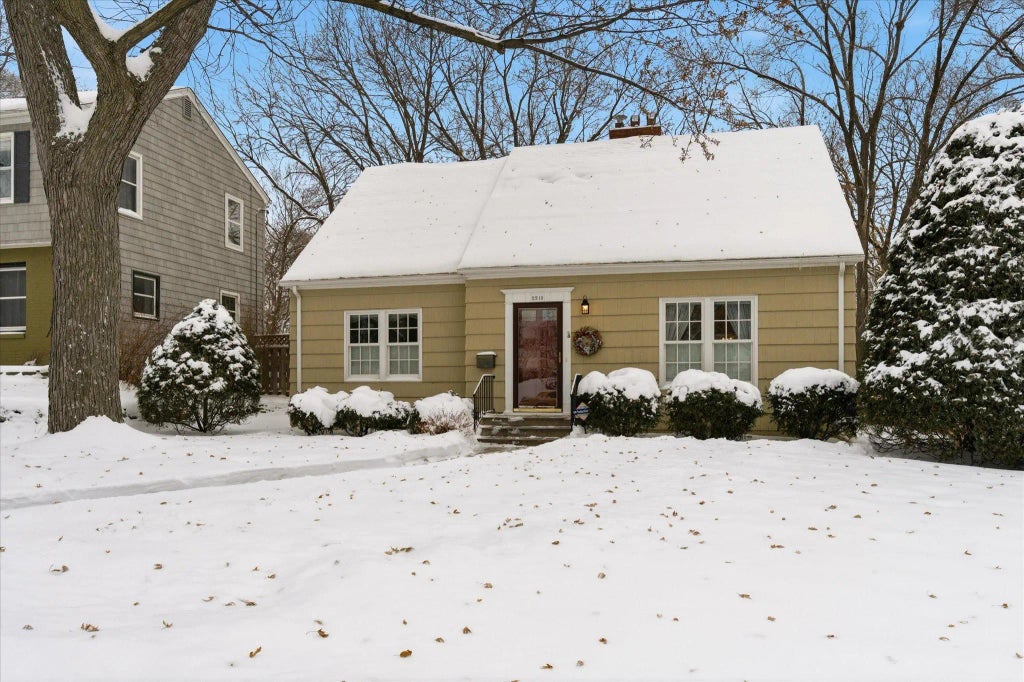 2218 Mount View Avenue, Minneapolis