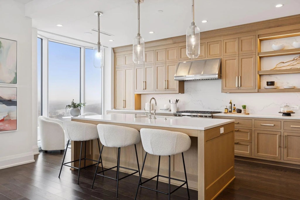 1111 W River Parkway 24c, Minneapolis