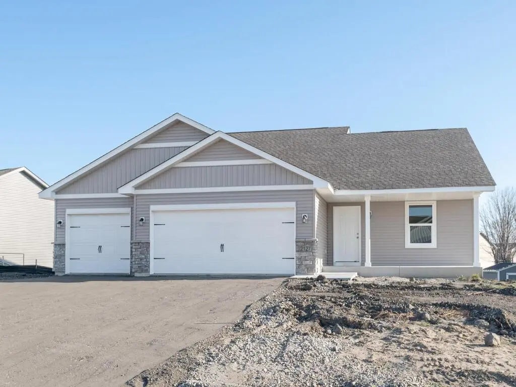 2127 River Bend Trail, Mayer
