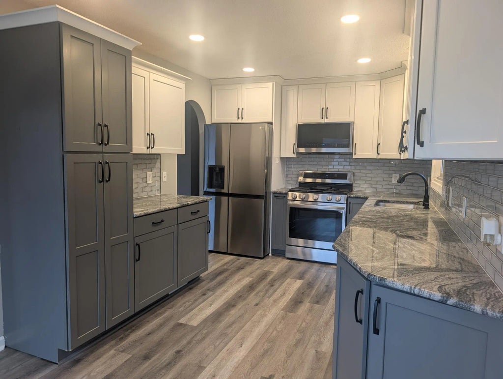 1345 Meadowmoor Drive Ne, Spring Lake Park