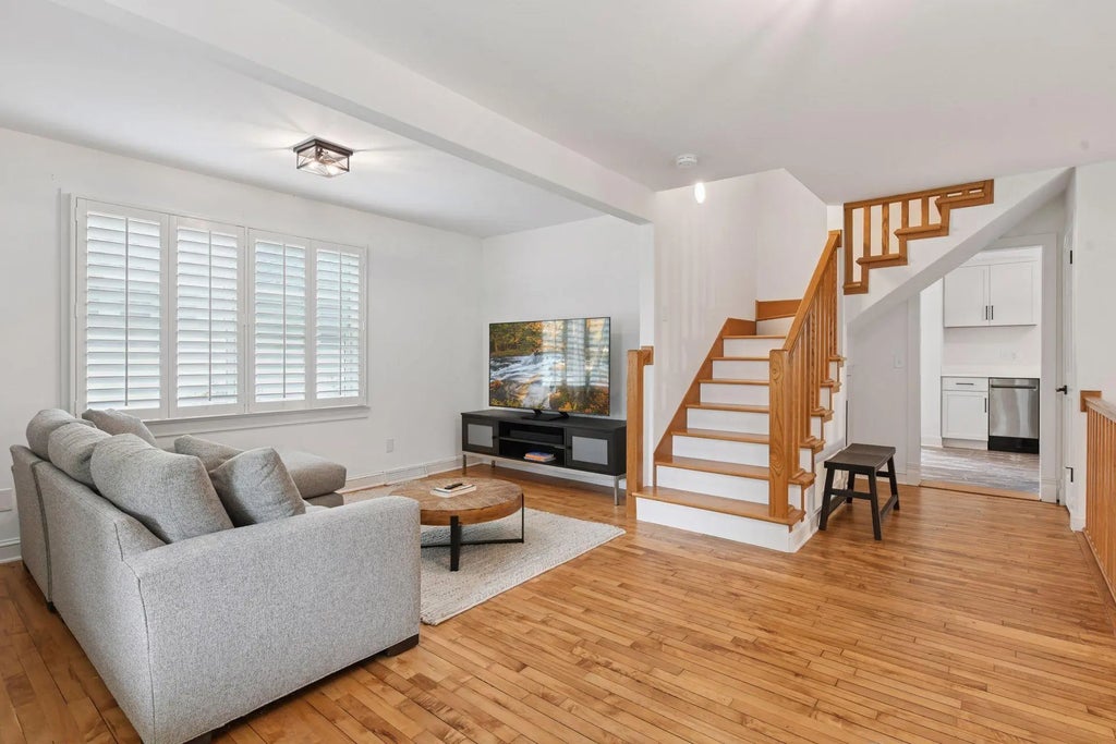 129 Chicago Avenue N, Wayzata