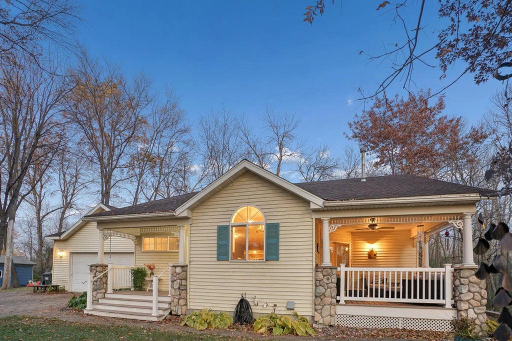 135 Hunters Path, Annandale