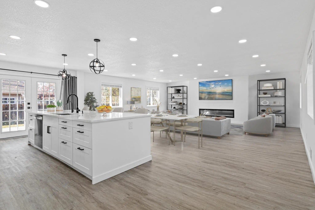 8011 Elbe Street, Circle Pines