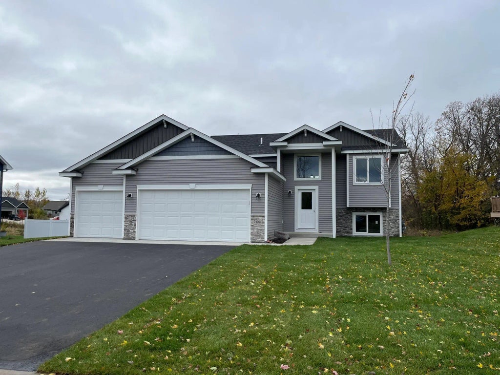 22836 Silver Avenue, St Augusta