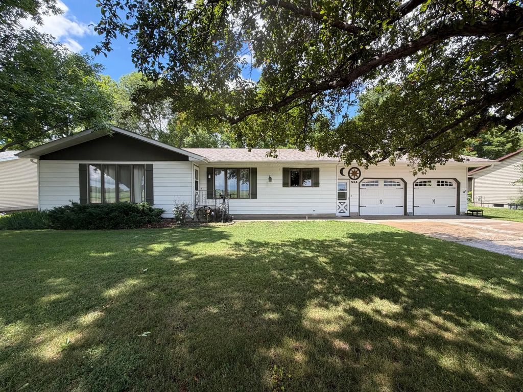 514 Fir Avenue, Westbrook