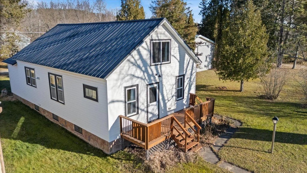 556 5th Avenue, Calumet