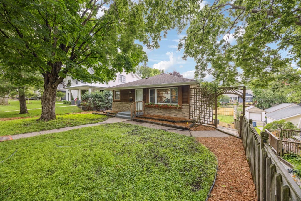 3916 Thomas Avenue S, Minneapolis