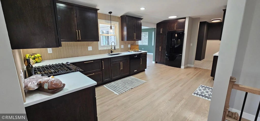 686 Wheaton Avenue, Roseville