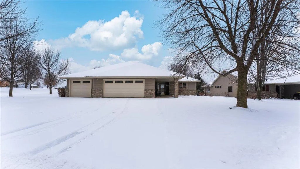 811 Westland Street, New London