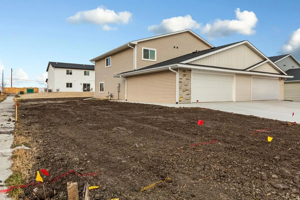 3200 Noble Drive, Mankato