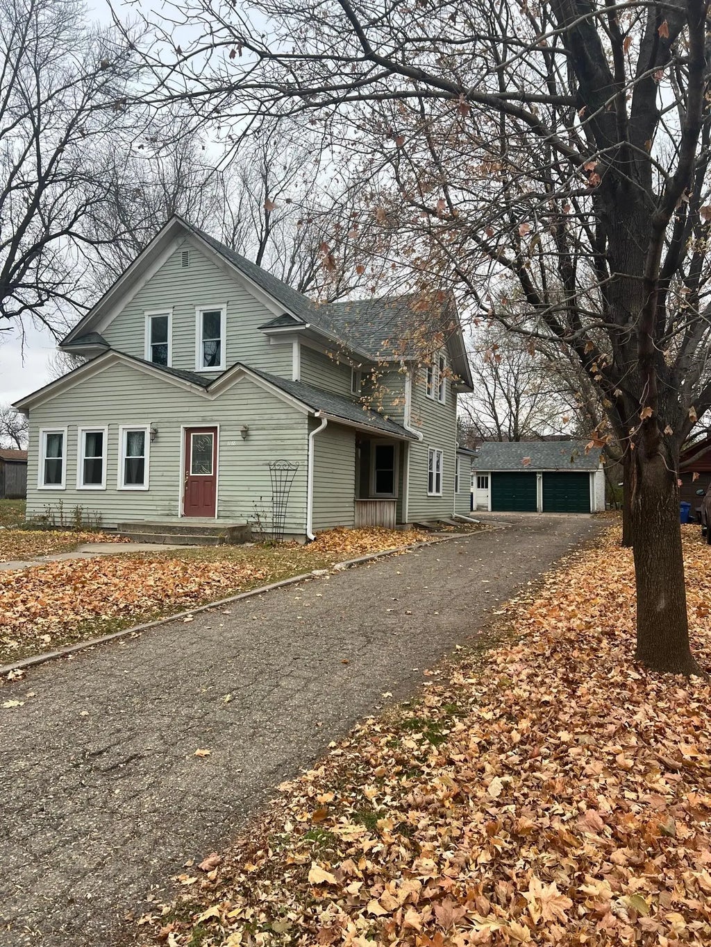 1188 Pine Street, Dawson