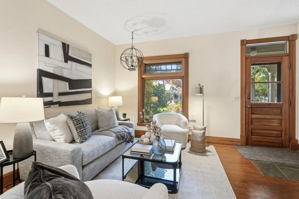 2324 Milwaukee Avenue 2324, Minneapolis