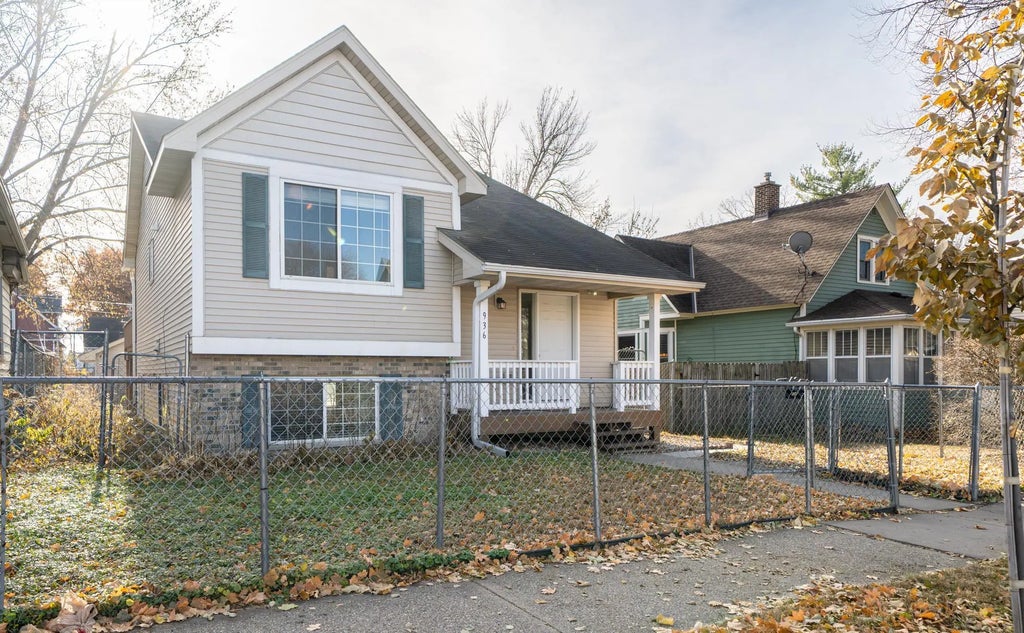 936 Thomas Avenue, Saint Paul