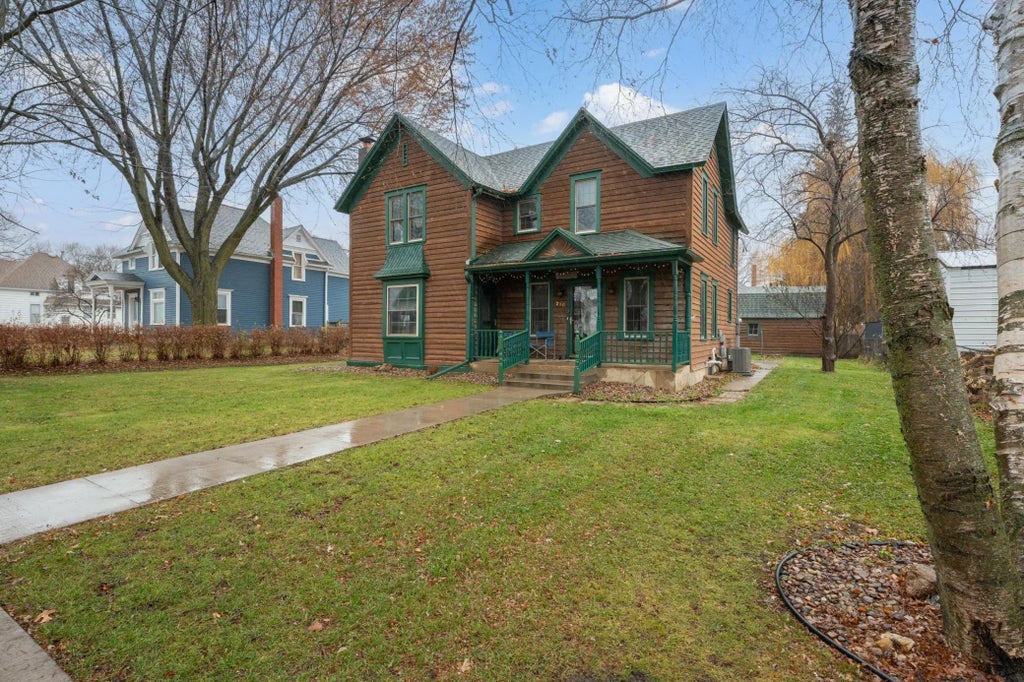 210 1st Street Se, Hayfield