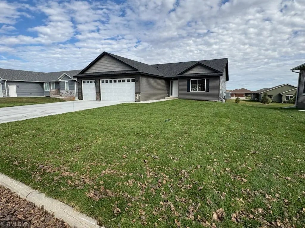 320 Falcon Run, Eagle Lake