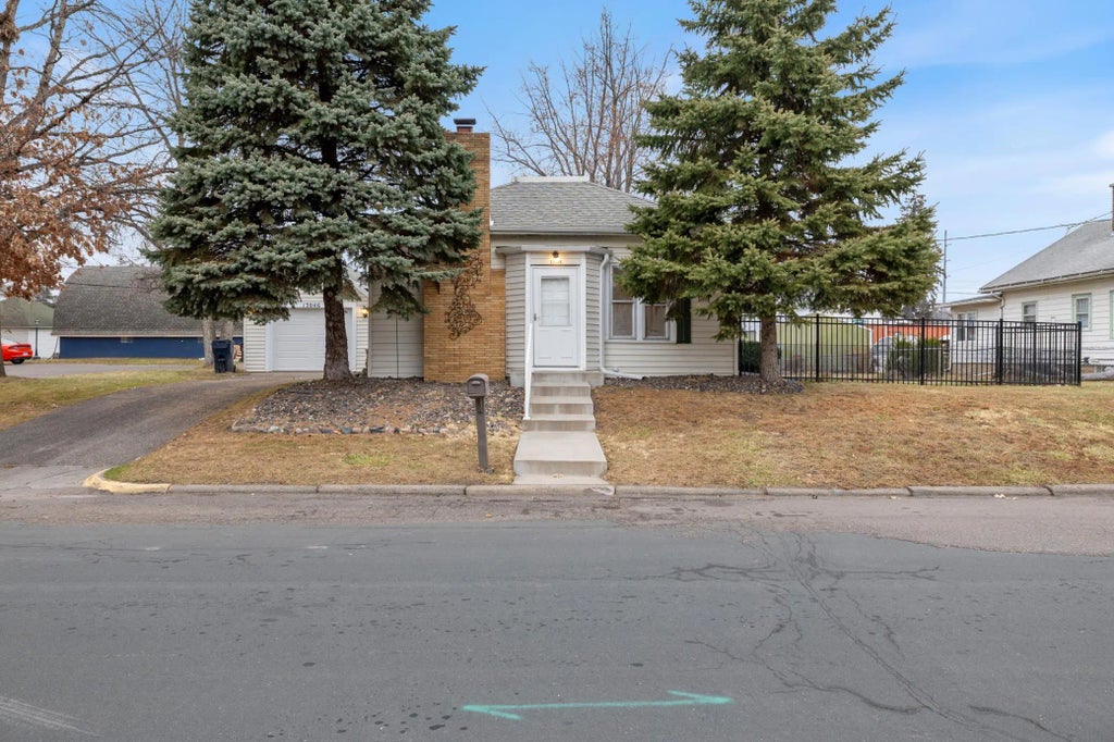 13046 Newell Avenue, Lindstrom