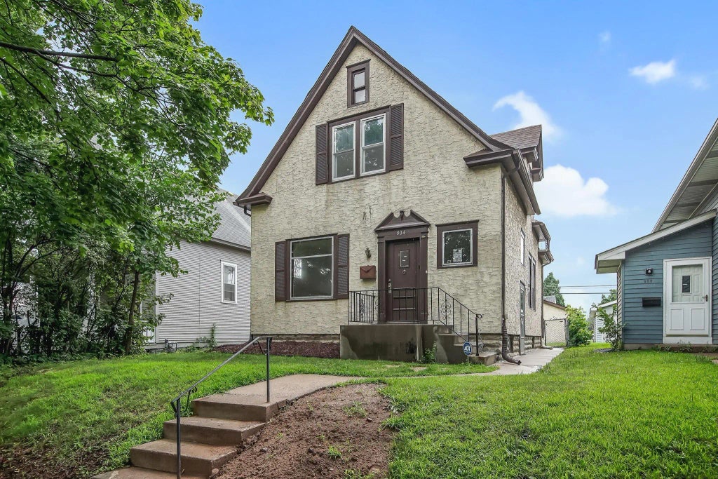 804 Hawthorne Avenue E, Saint Paul