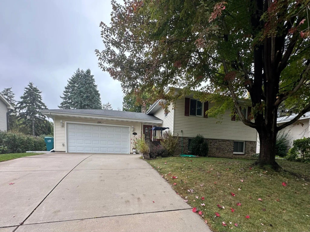 1786 17th Avenue Nw, New Brighton