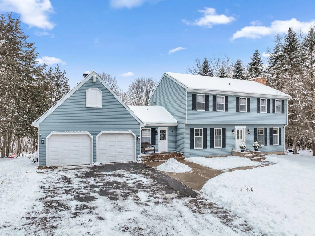 33214 Nueman Court, Lindstrom