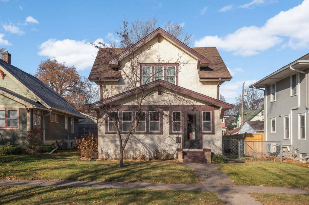 1153 Hawthorne Avenue E, Saint Paul