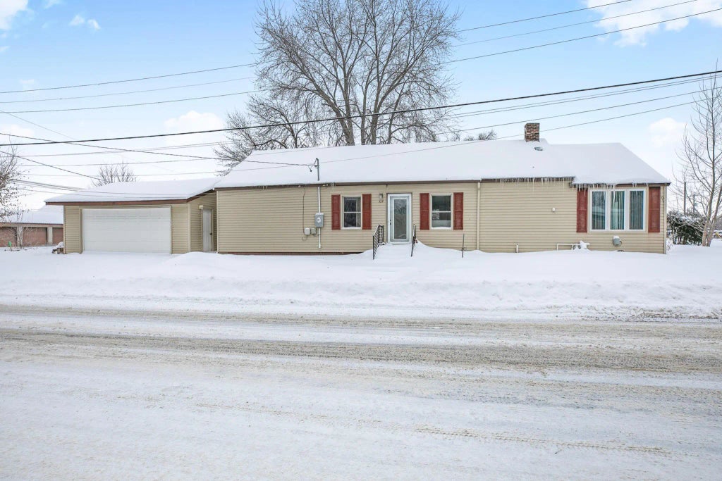 113 Barracuda Avenue Ne, Avon