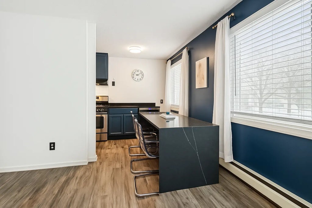 3237 15th Avenue S 21, Minneapolis