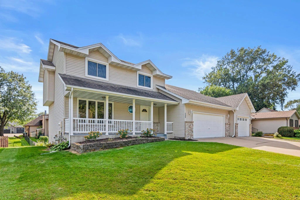 136 71 1/2 Way Ne, Fridley