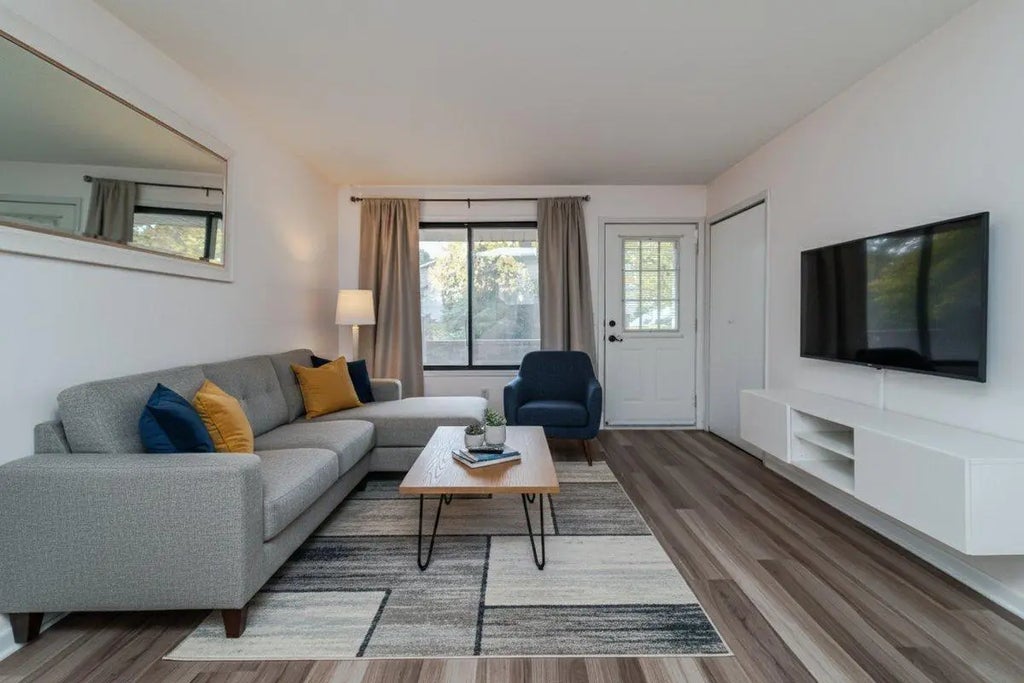 7656 13th Street N, Oakdale