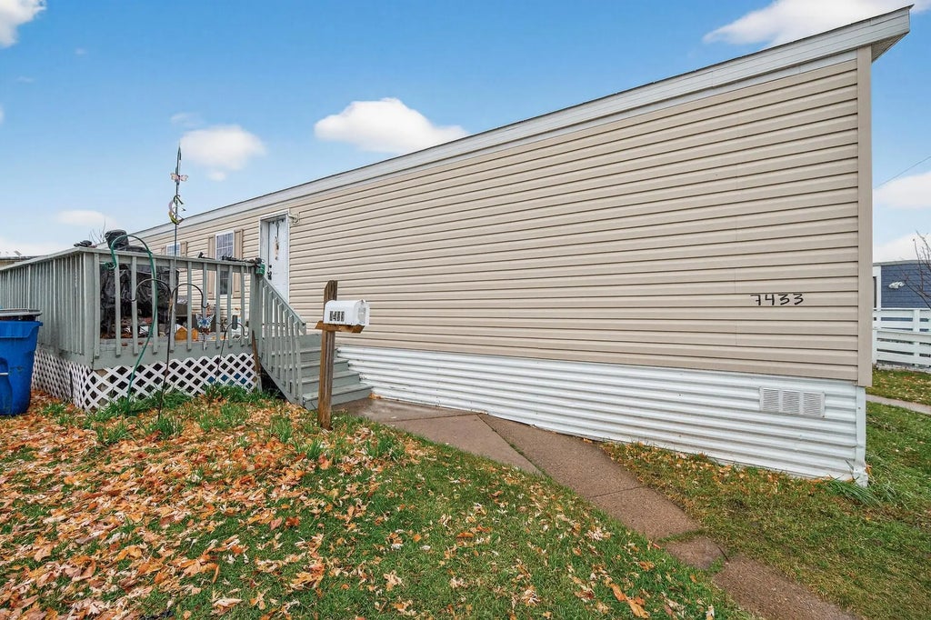 7433 West Circle Ne, Fridley