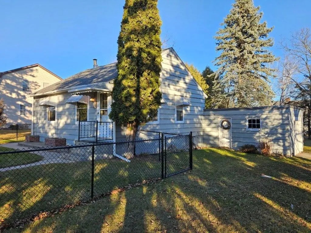 118 Getchell Avenue Ne, Bagley